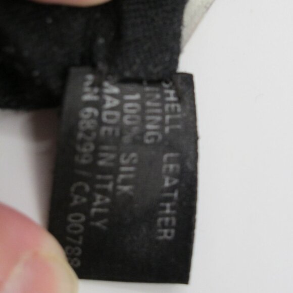 Neiman Marcus black leather ladies glove, silk lined, 8 - Picture 6 of 6